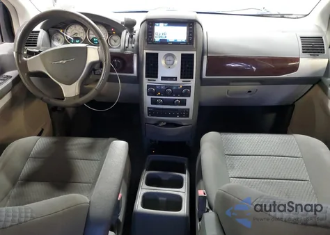 2010 Chrysler Town & Country Touring из США, поврежденный, VIN 2A4RR5D14AR241266